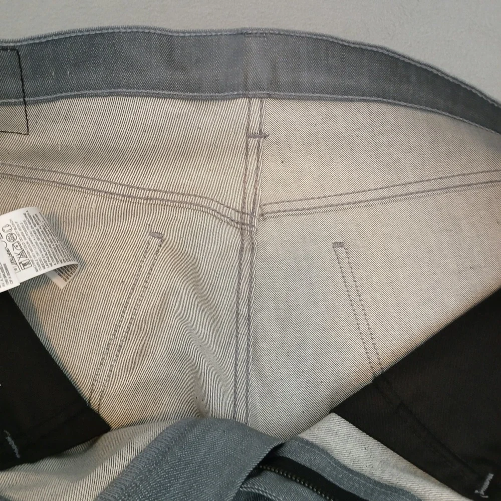 Vintage Levi's 562 Loose Straight Fit Line 8 Jeans Mens Denim Gray Size 34 x 32